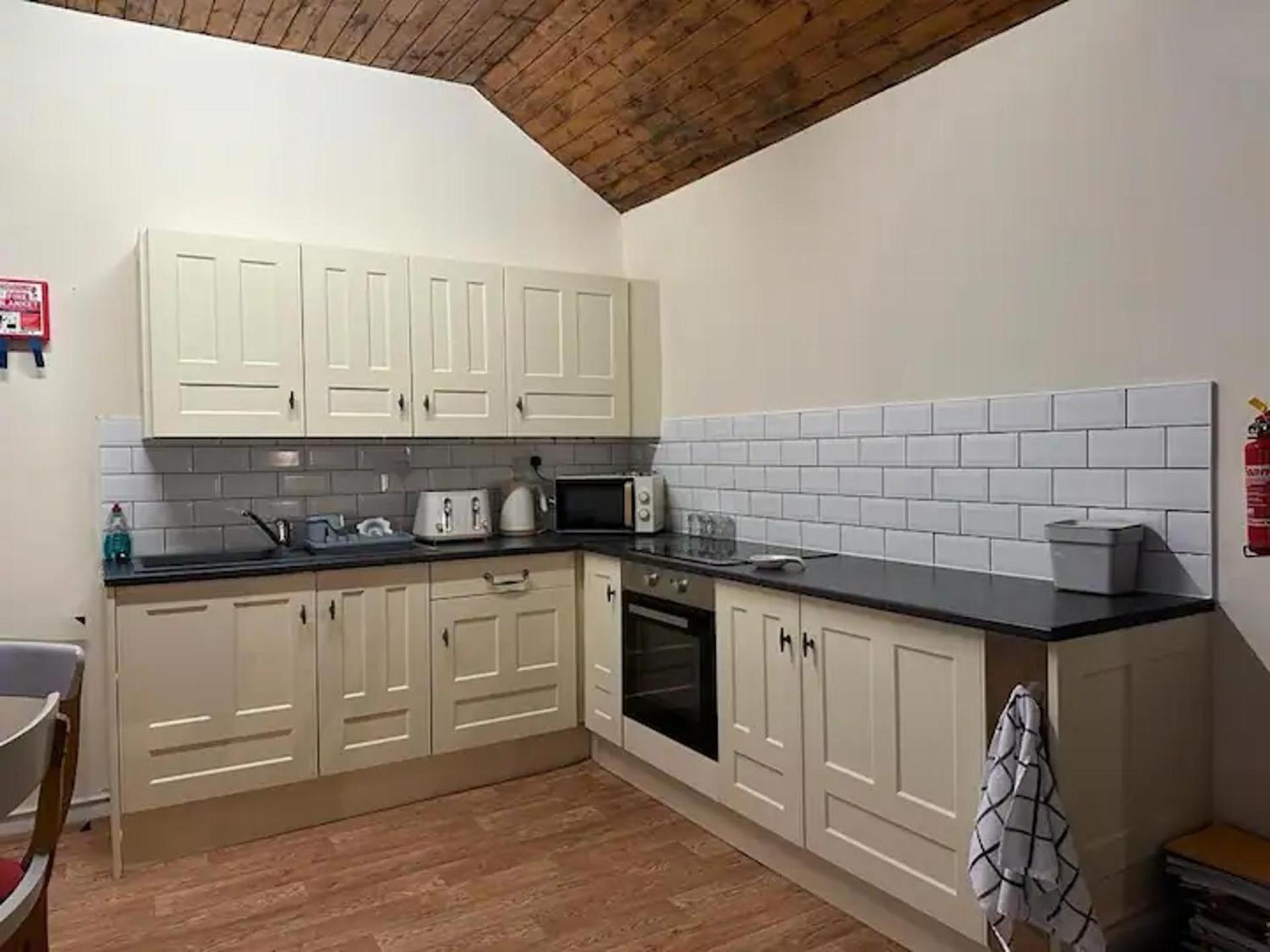 Apartamento 2 Bed-Sleeps 4-Sea View-Pet Friendly-Parking Llanelli Exterior foto