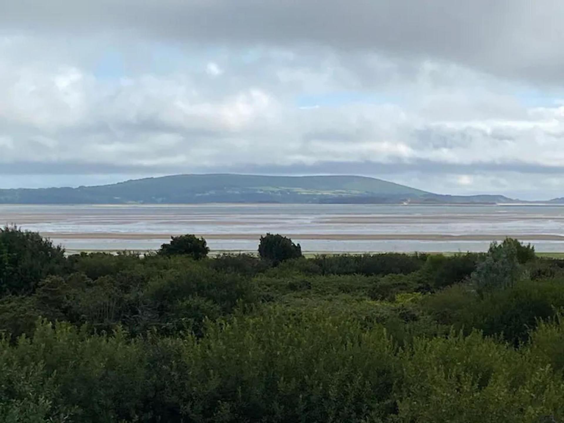 Apartamento 2 Bed-Sleeps 4-Sea View-Pet Friendly-Parking Llanelli Exterior foto